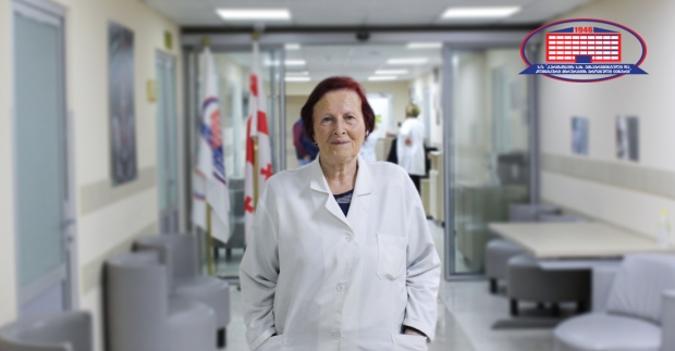 Meet knit-loving nurse who has worked at National Center of Surgery for 48 years